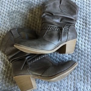 Mudd Shoes - Cute ankle booties Mudd Shoes - Cute ankle booties